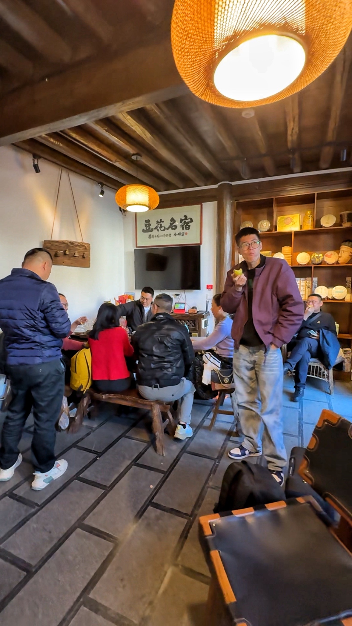 “我没定你们家可以去你们豆花名宿参观一下吗”这是前几天一位网友对我说的话 他说他