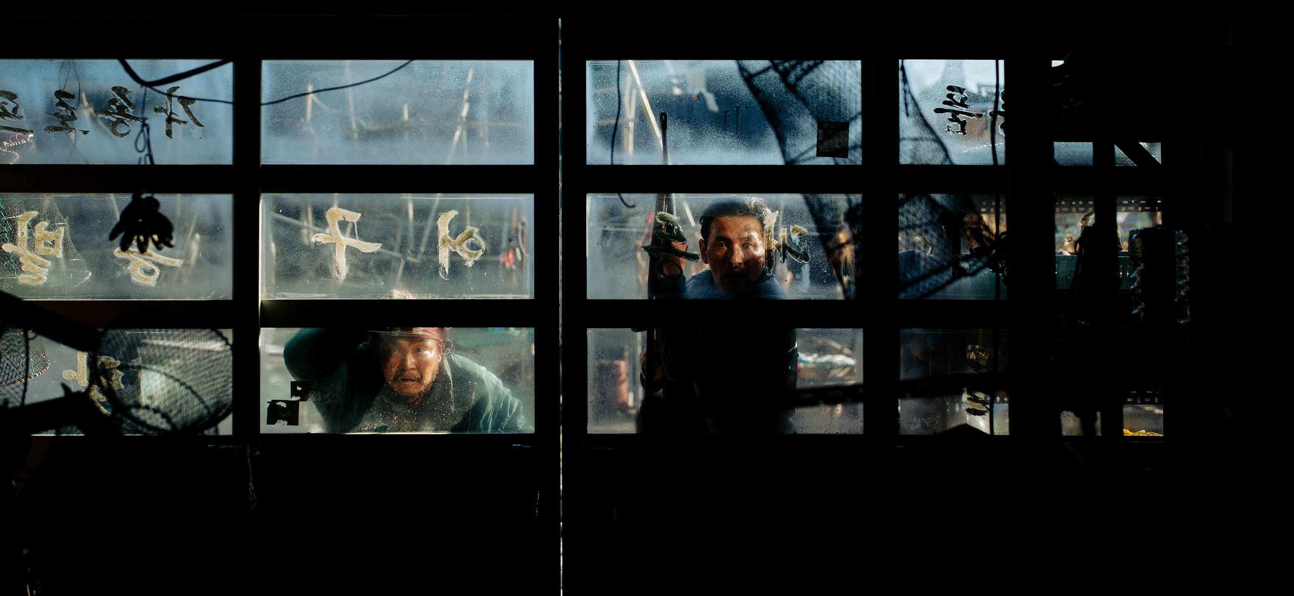 罗泓轸新作《希望》释出首波剧照：已入围今年戛纳主竞赛单元。演员阵容：黄政民、赵寅