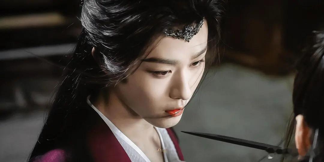 第一张不好看 郭敬明放弃给田嘉瑞纸扎人滤镜吧 