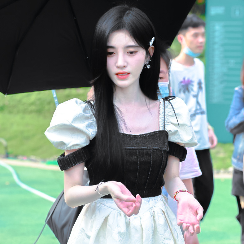 鞠婧祎苏绿夏jjy鞠婧祎万花世界兜兜转转的重逢是场浪漫 𝑨 𝒓𝒐𝒖𝒏?