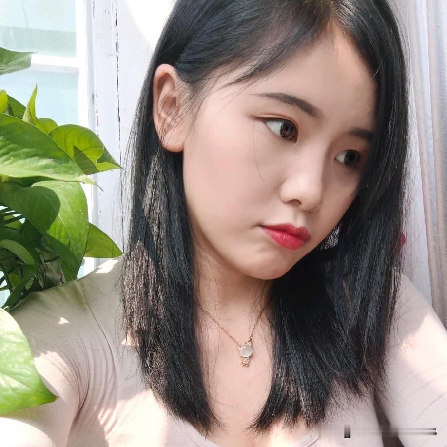 累了，不必任何人诉苦；别人永远不会明白你的感受； 委屈了，抬头看看天空天那么大；