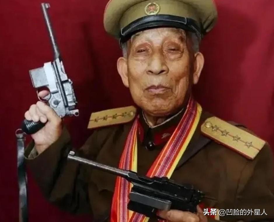 1996年，滕西远私藏两支手枪，民警让他上交，可他却说：“这两支枪，一支是粟裕大