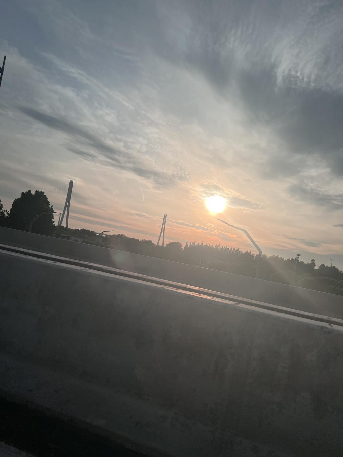 我的今日状态：😁轻松愉快
我这里的天气：☀️晴天
