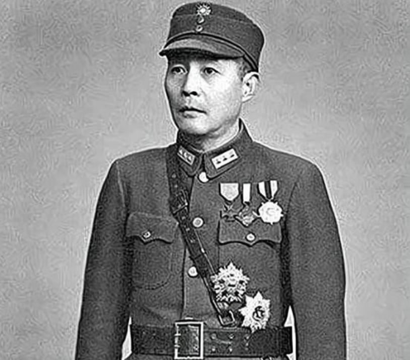 1933年，刚脱离险境的陈赓跑到了徐州，准备乘坐火车赶往江西瑞金，可没承想，刚上
