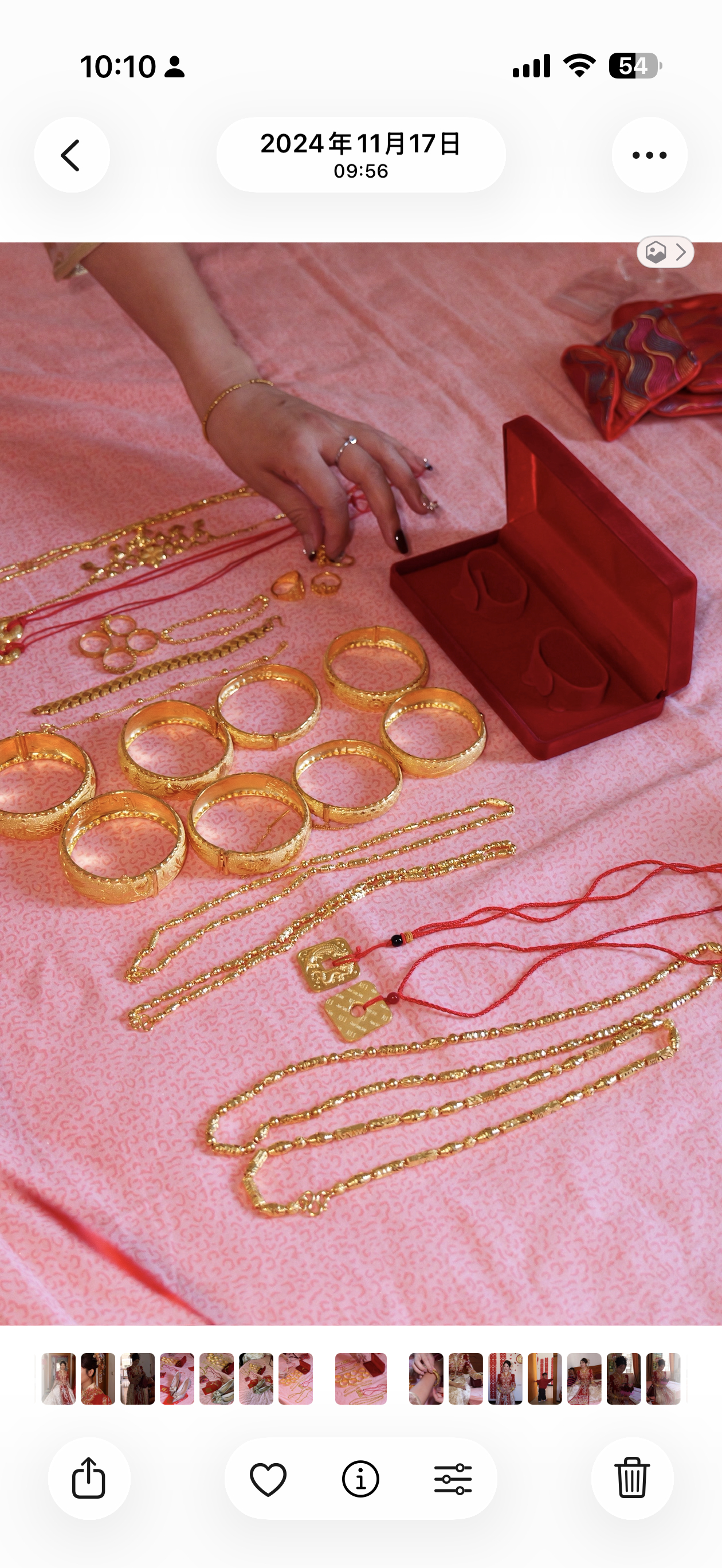 金价大跌商家称2天最少亏15万闽南人结婚这么多金，如果 1200 全卖了如果我说