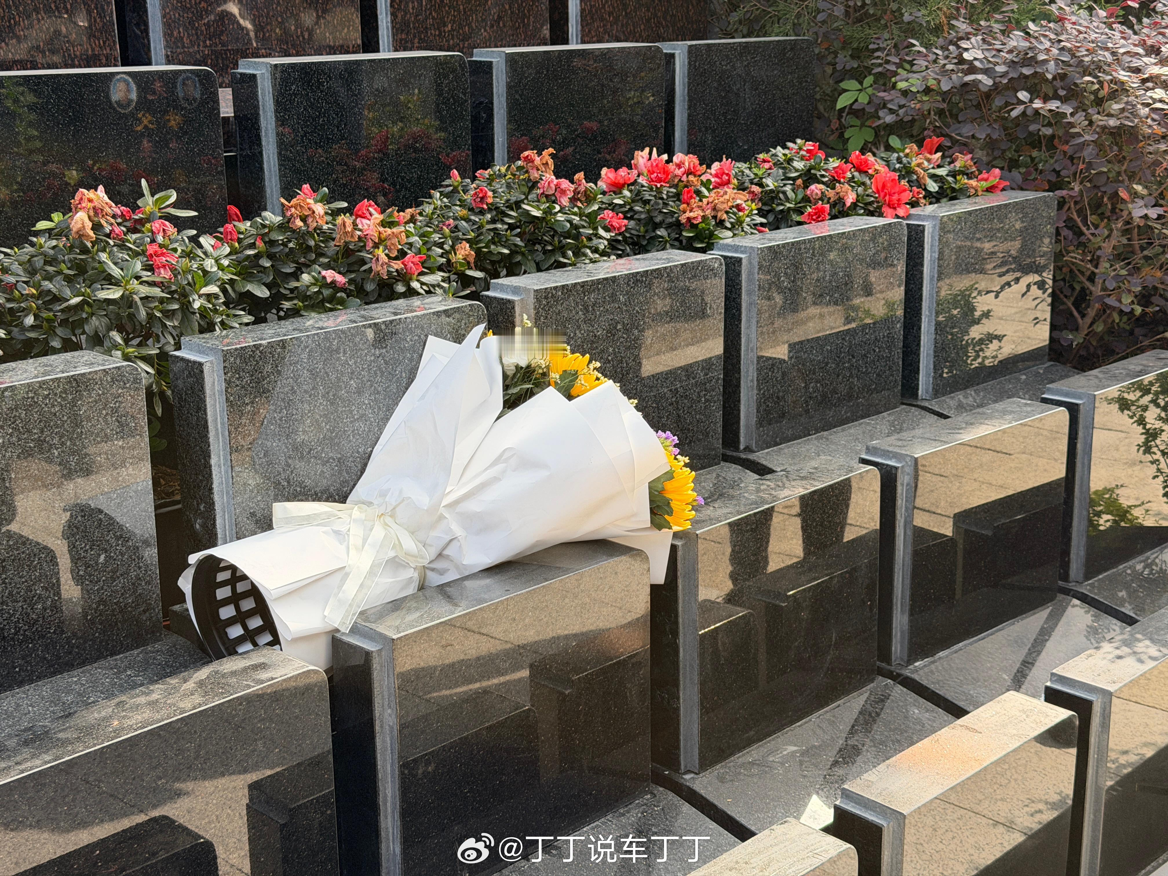 今天送别了一位合作多年的伙伴、挚友。他是一位真诚的朋友、一位值得信赖的伙伴、一位