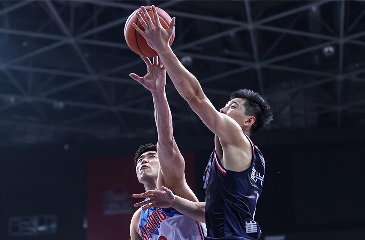 37+22+5+5！三大新星“集体升级”，广州99-84胜新疆的关键
广州队三年