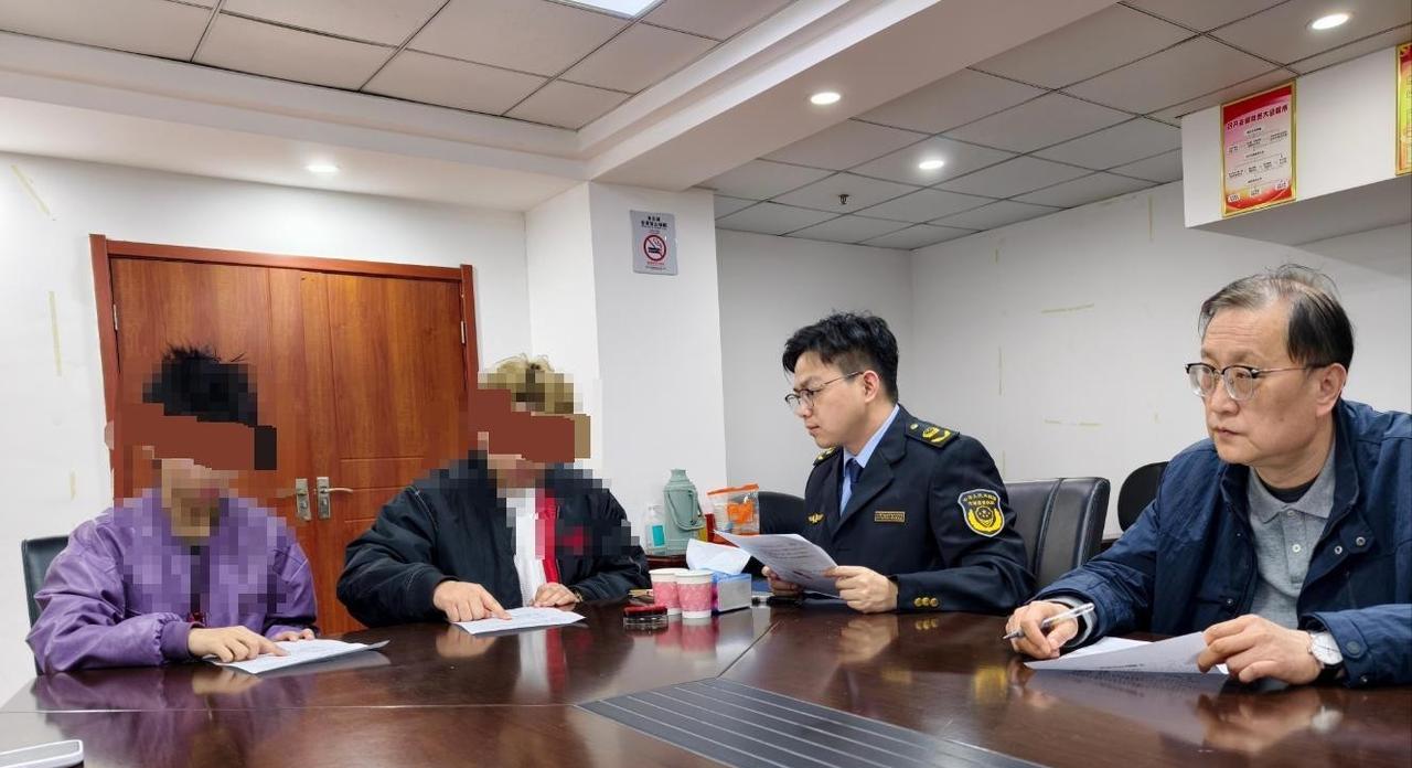 吃惊！大学生剪发被坑一万块？理发店套路真深
武汉大学生小樊最近的经历，简直能给所