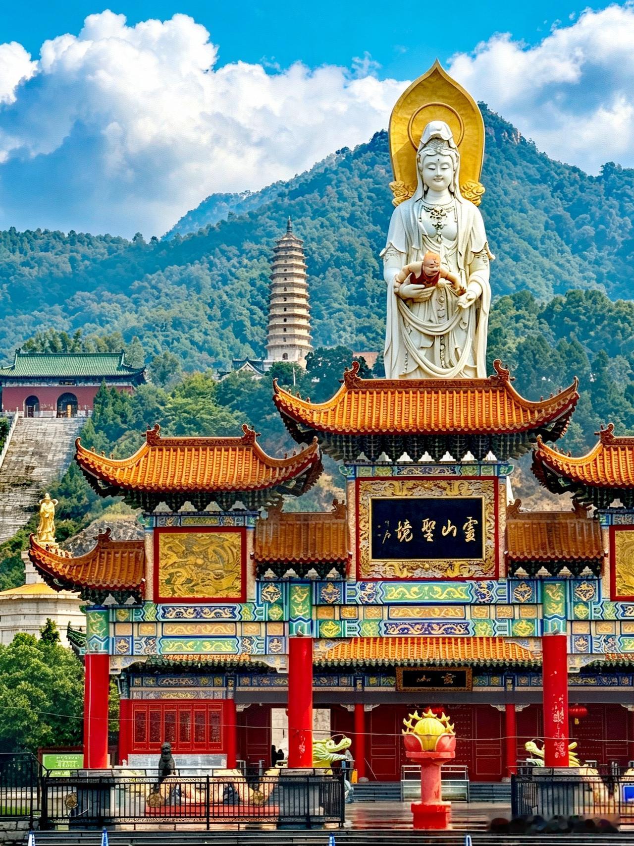 洛阳灵山寺｜来这里，万事皆如愿
 
洛阳宜阳藏了座800年金代古刹灵山寺，第七批