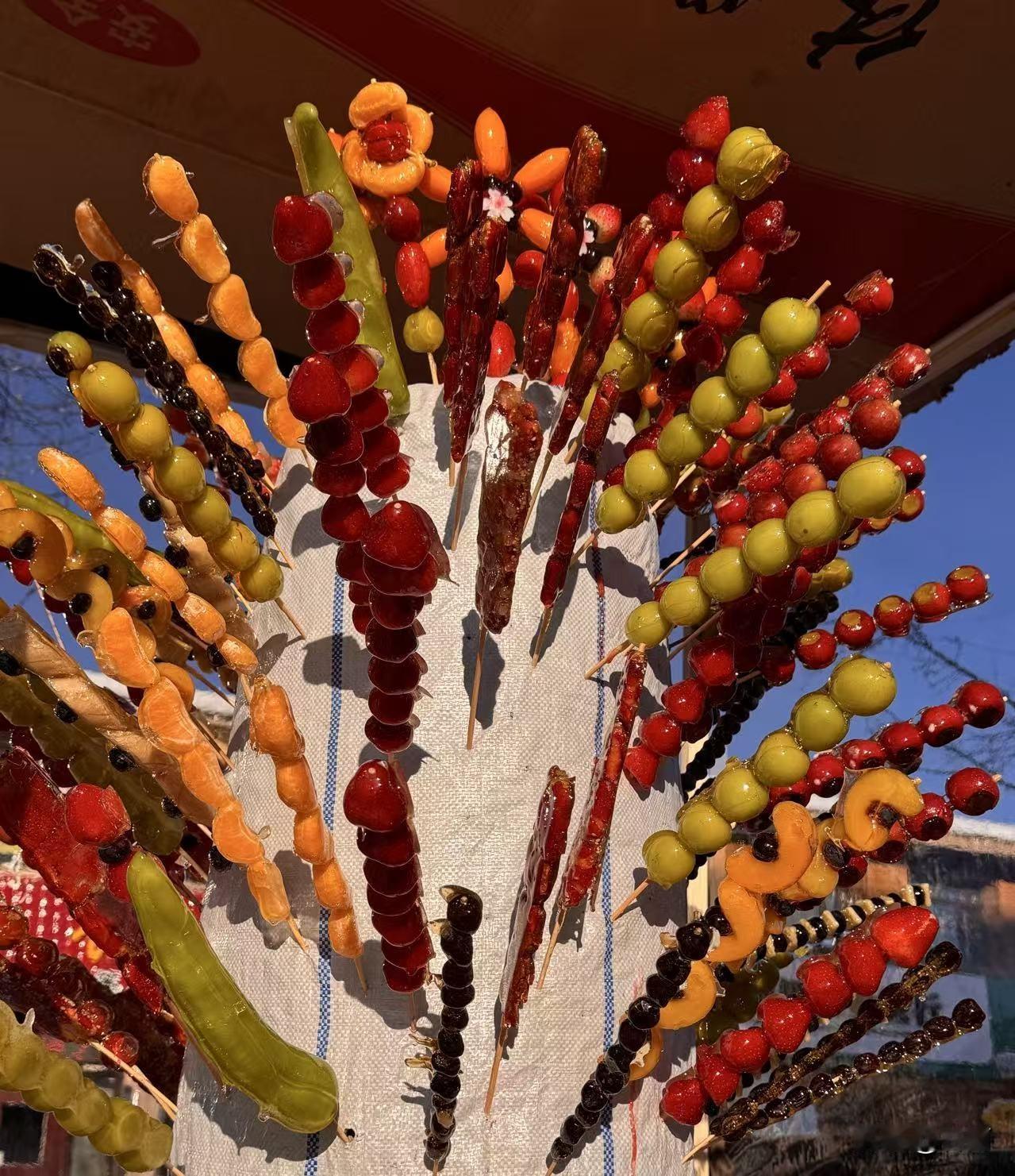 这样活得有滋味

书法、绘画、摄影、集邮、钓鱼、养花、养鱼或写作等，至少要有一样