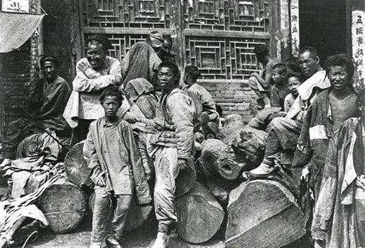 爱因斯坦在日记中曾这么写道，中国人“智力低下”、“劣等民族”、“像牲畜一样”，但