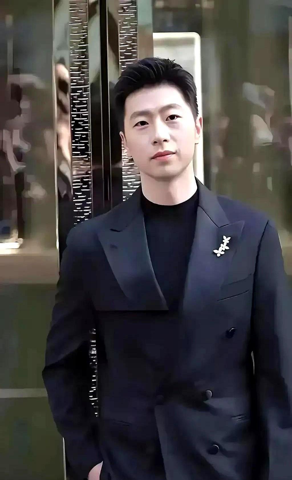 张继科在节目上爆料马龙的“梦游”趣事，真是让人哭笑不得！有次凌晨三点，马龙竟然起