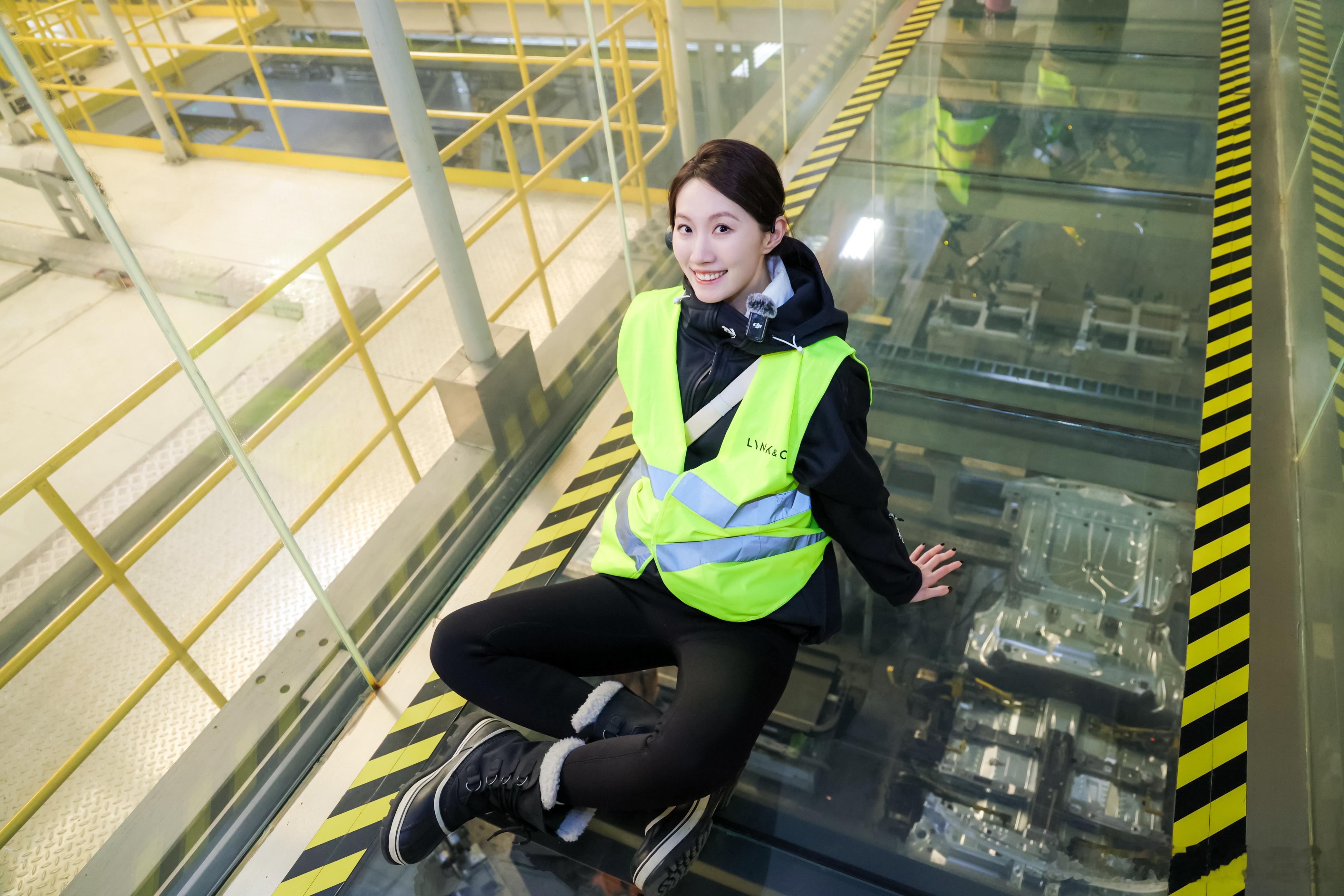 朋友们，今天周二了为了让周末快点到来咱们周五晚发互动榜红包🧧！ 北京