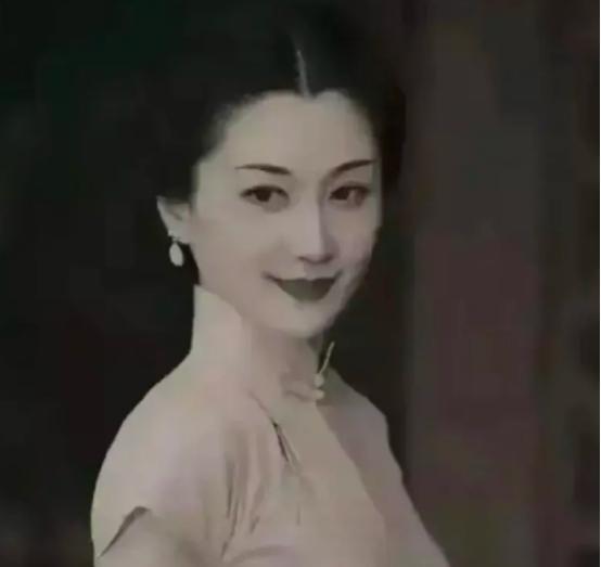 1948年，国民党团长楼将亮的夫人陈愉，在武汉一家医院内被6人轮奸。虽然说这是军