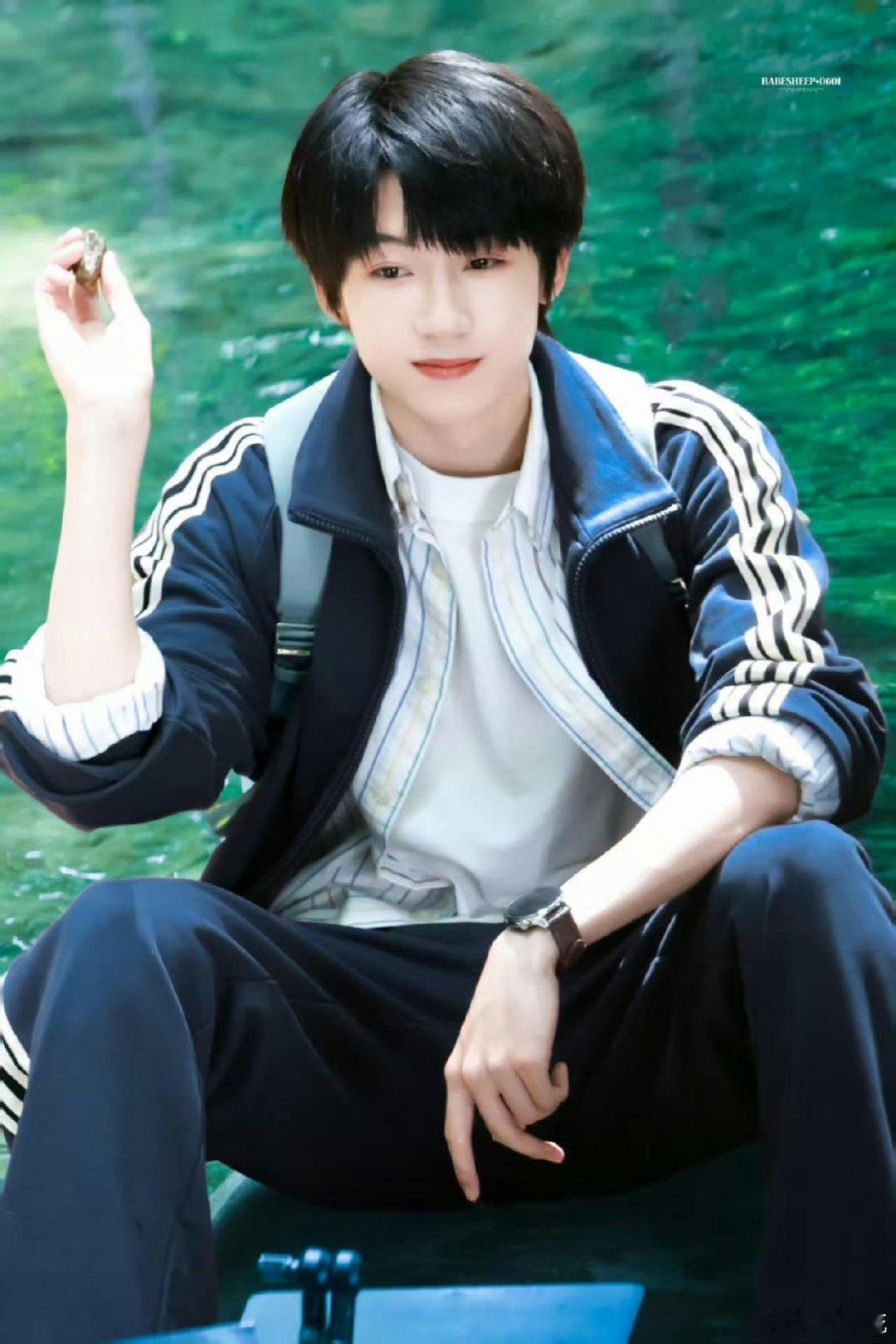 杨博文新剧代入妈妈视角心都碎了这哪是演剧啊，完全就是现实里懂事到让人心疼的小孩本