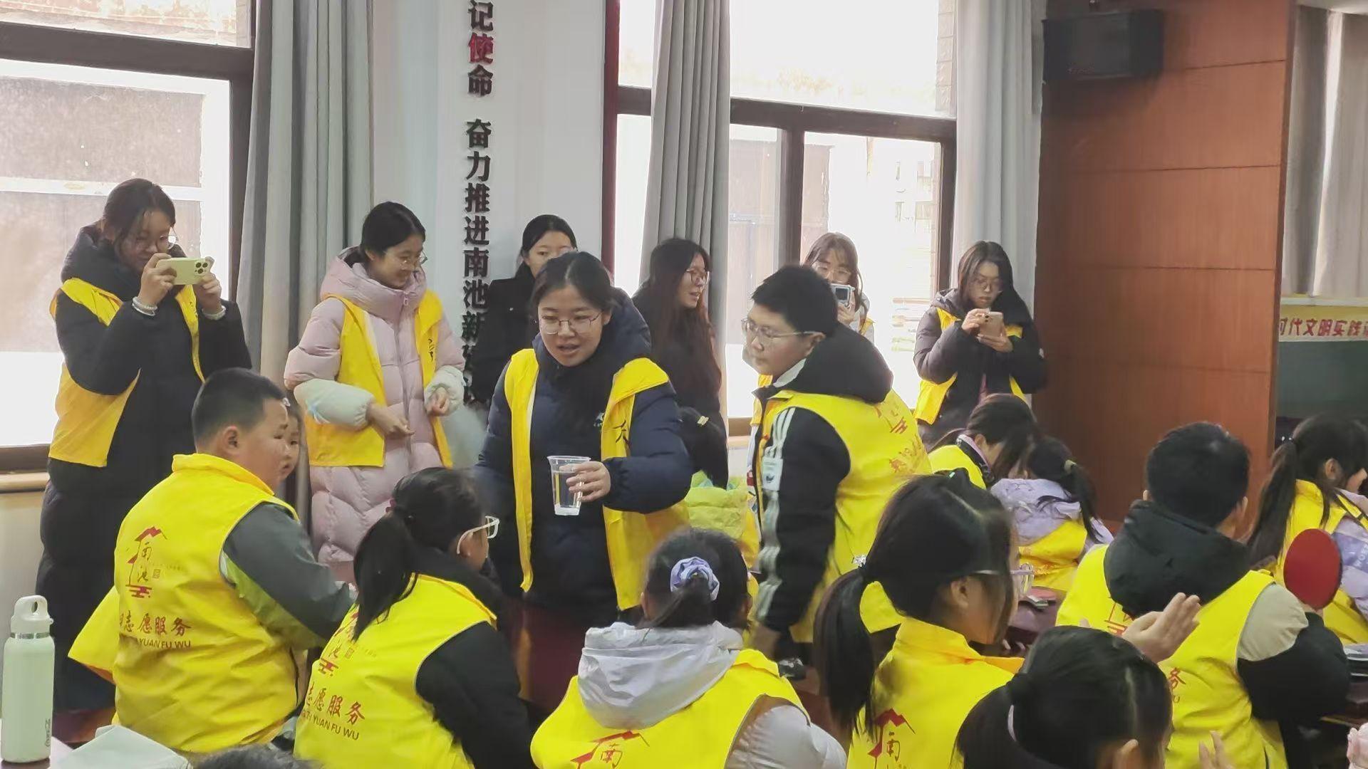 秦岭笑谈 曲阜师范大学“启智拓新境，科教育青禾”实践队走进南池社区，以系列科普实