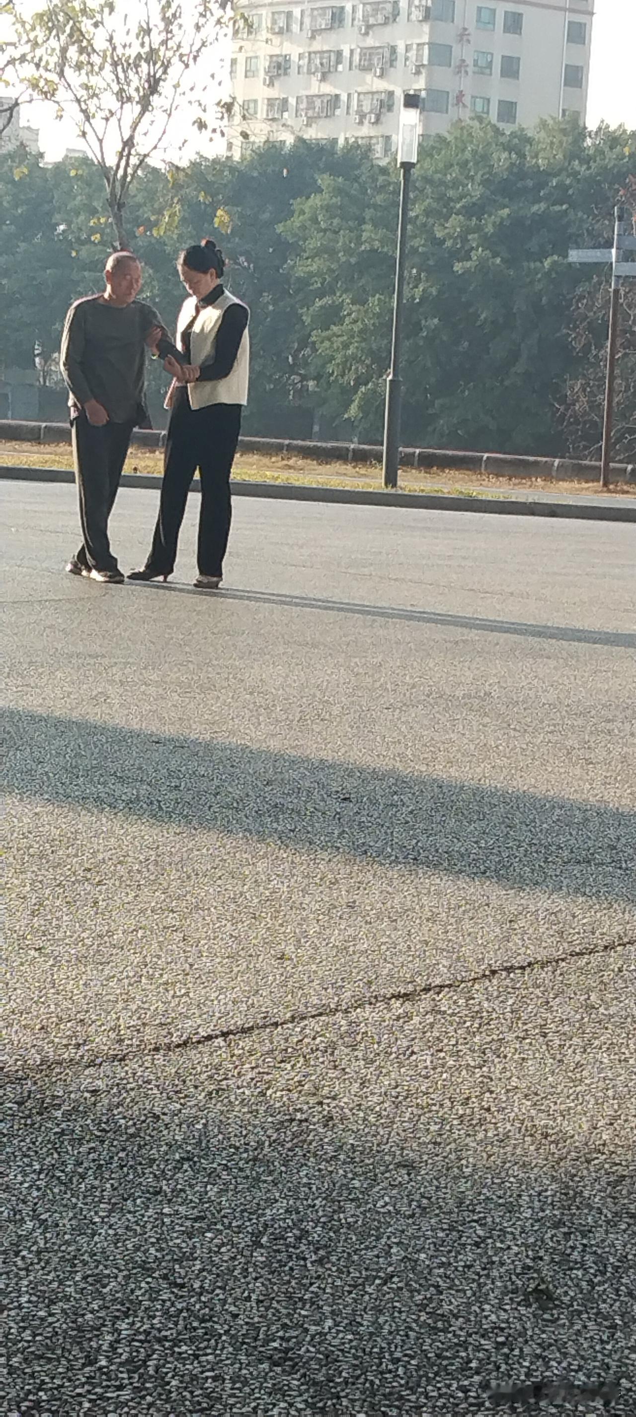 坐轮椅的，好怕有一天自己也会。