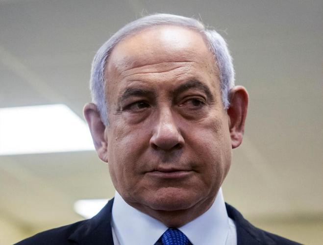 内塔尼亚胡这回怕是真懵了。自家老巢被伊朗导弹端了，炸的是总理办公室和空军总部，结