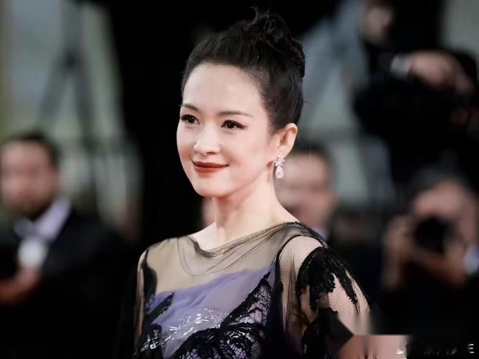 我敢说 章子怡大概率 是汪峰这辈子遇见过的，无疑最会赚钱的女人了。 章子怡202