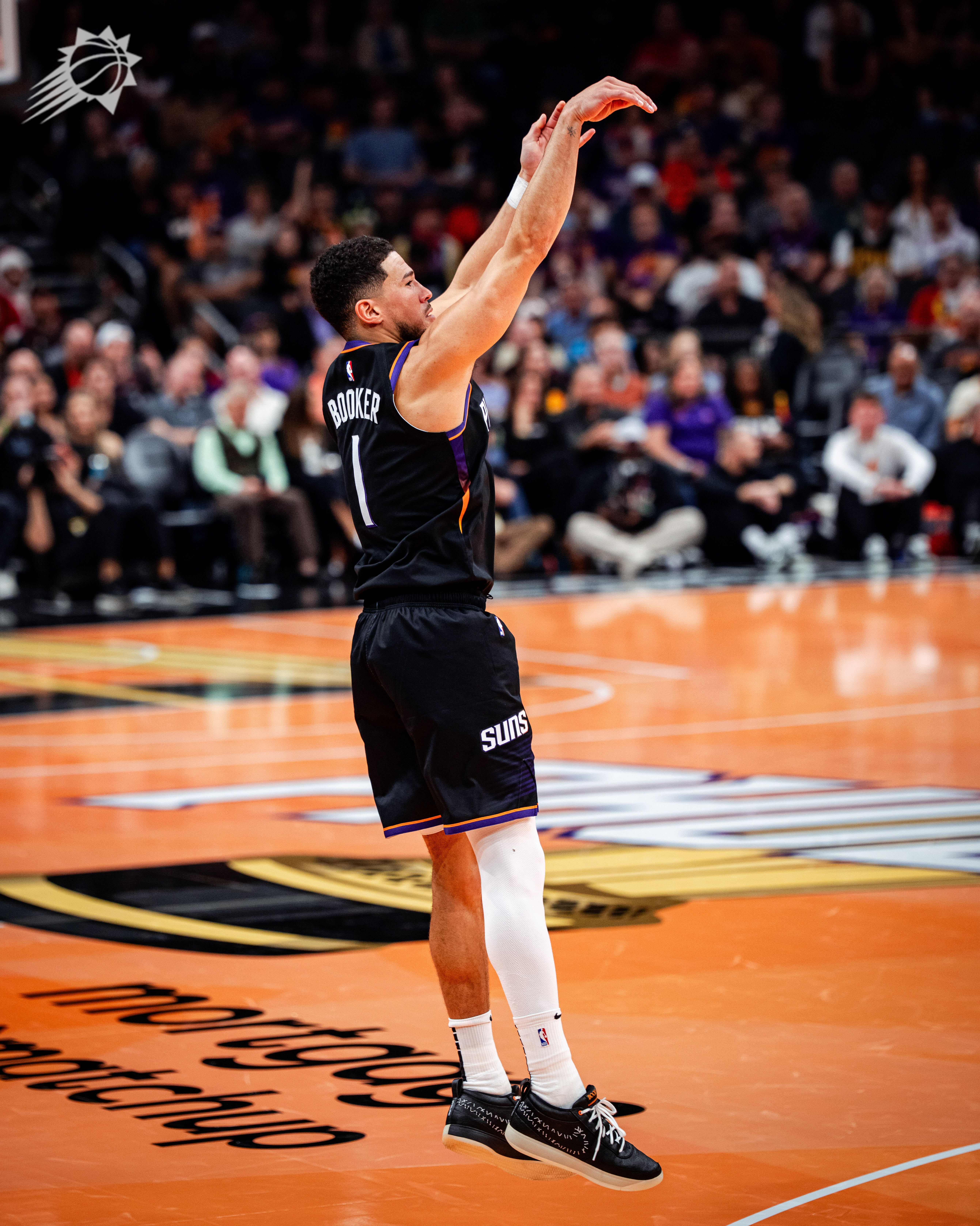 🎯手感滚烫！布克再中三分！菲尼克斯太阳[超话] ｜旭日东升 ｜爵士vs太阳 ​