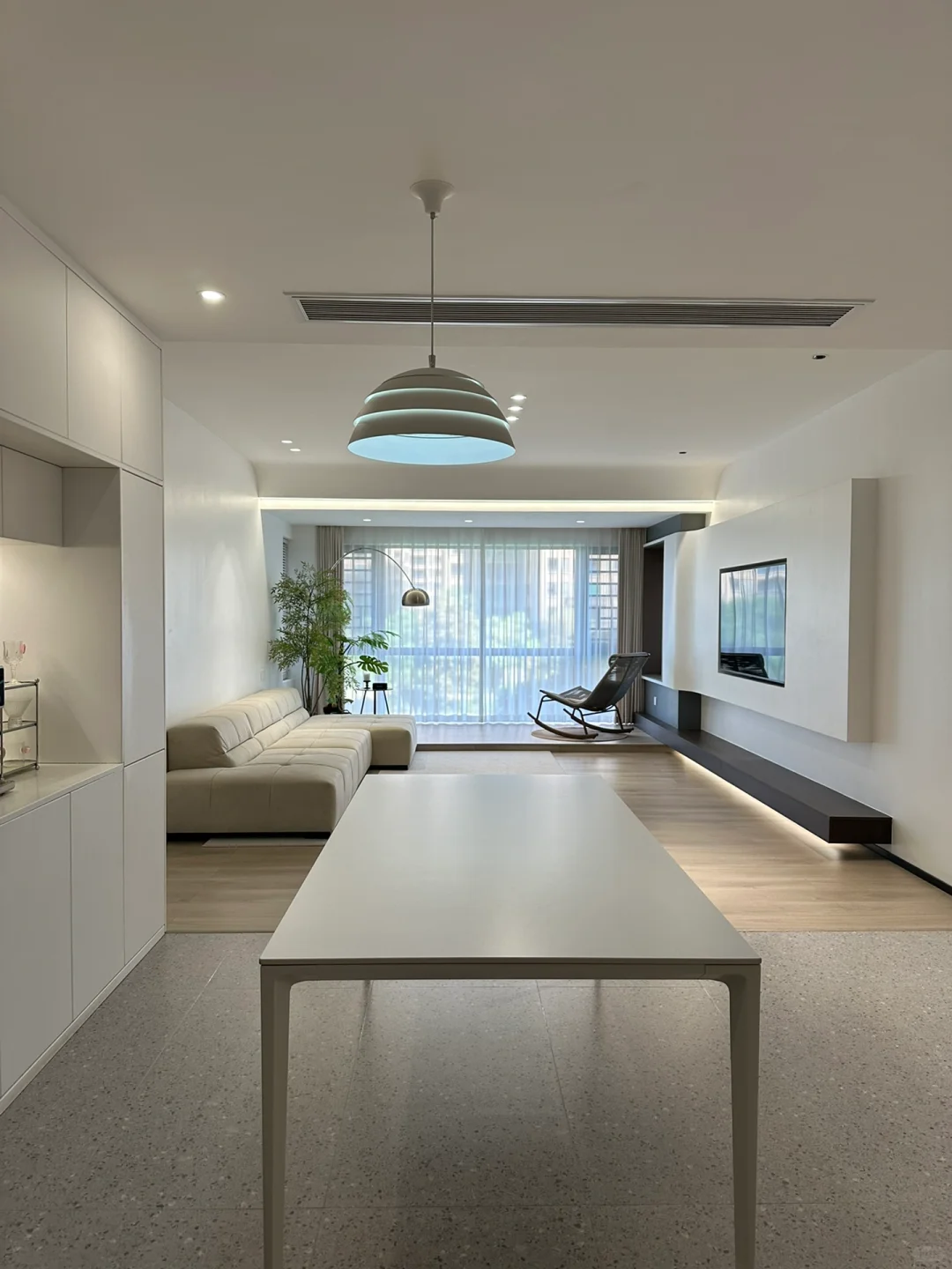 朋友说，难怪我越来越不爱出门了