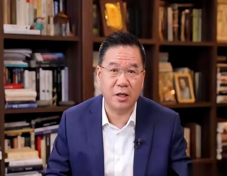 【满腹经纶无人在意？】
这位经济学家，呕心沥血为大家的资产保驾护航，只可惜没有人