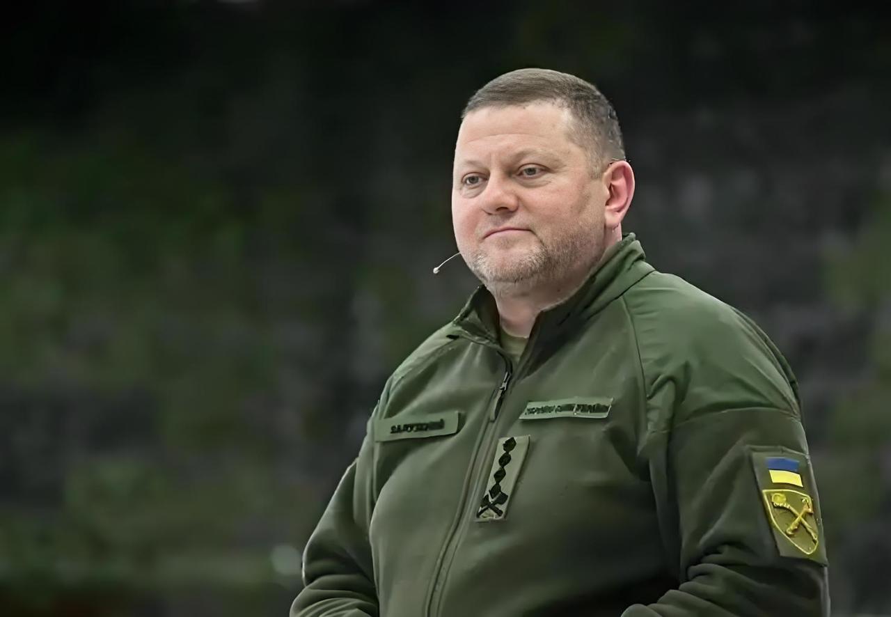 怎么想都想不明白，这么聪明的总司令为什么泽连斯基说撤就撤了呢？
近日，乌克兰武装