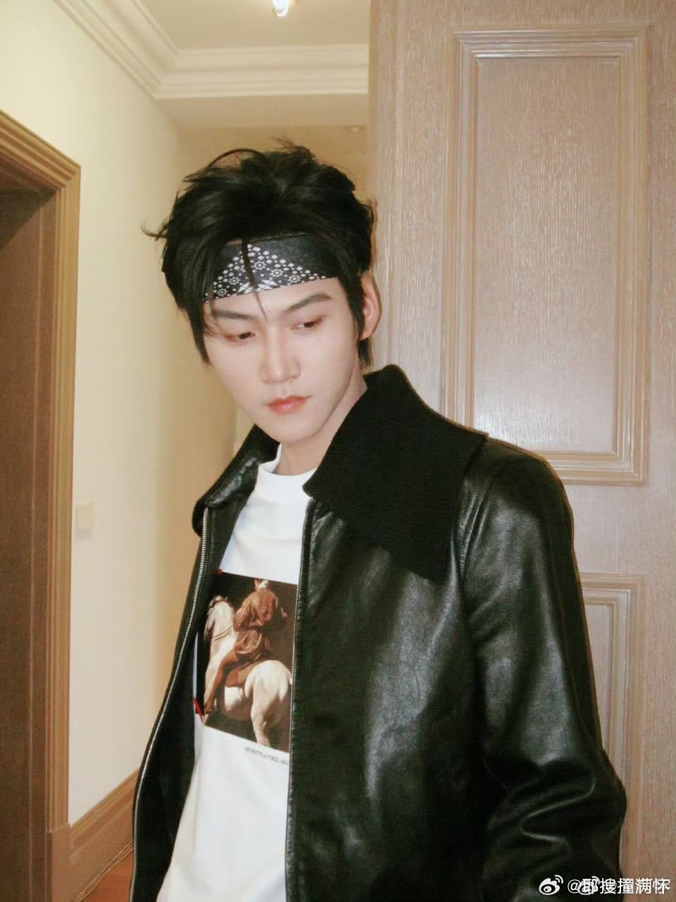 丁程鑫来了周柯宇还是最小的周柯宇年纪比丁程鑫小没想到丁程鑫一来《开始推理吧》，周