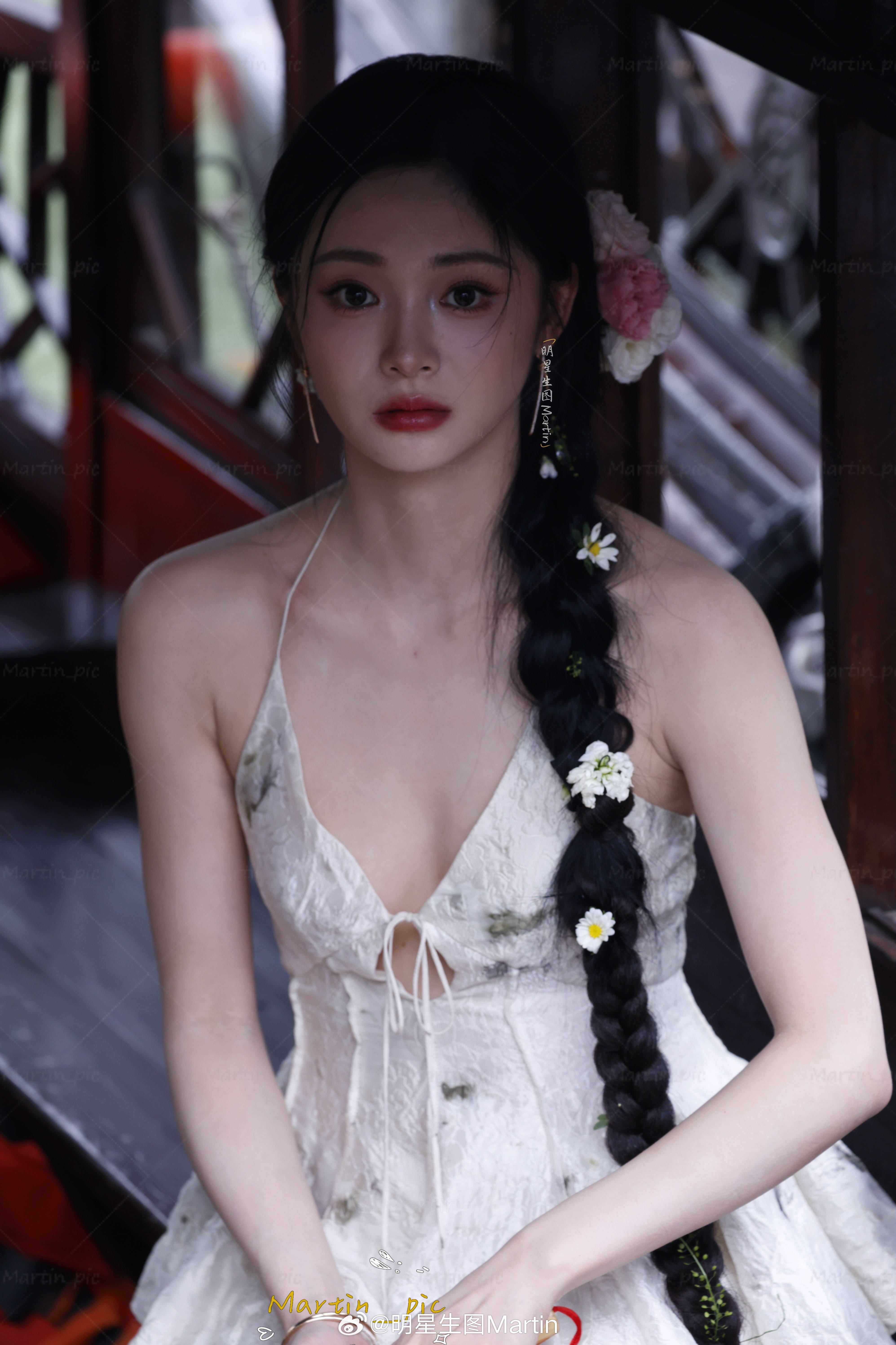 周洁琼  周洁琼濮院芭莎盛典生图白到发光芭莎艺术年度美学盛典