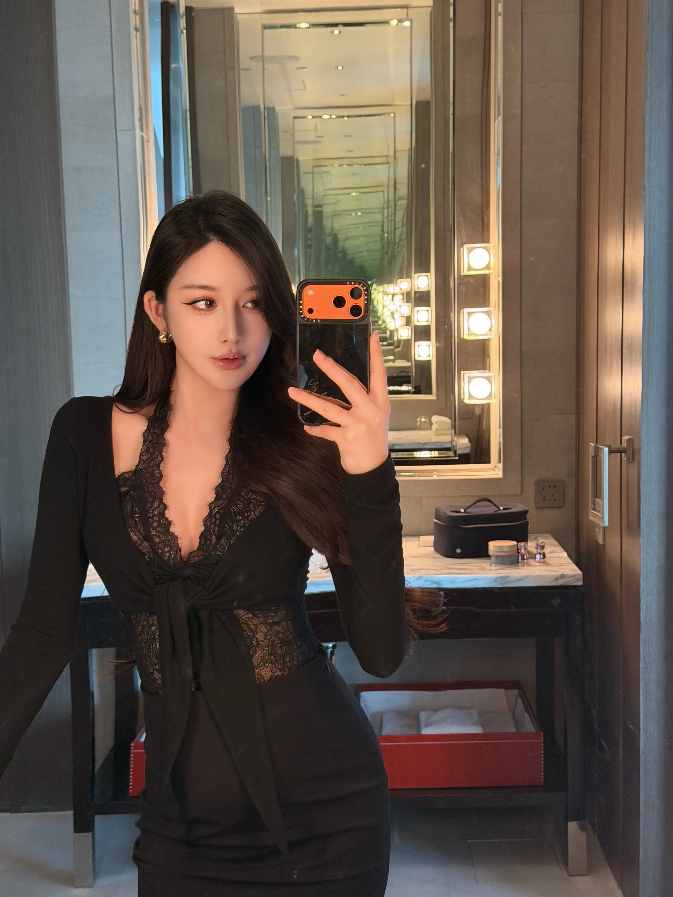 🤍🖤 不同色不同的感觉。