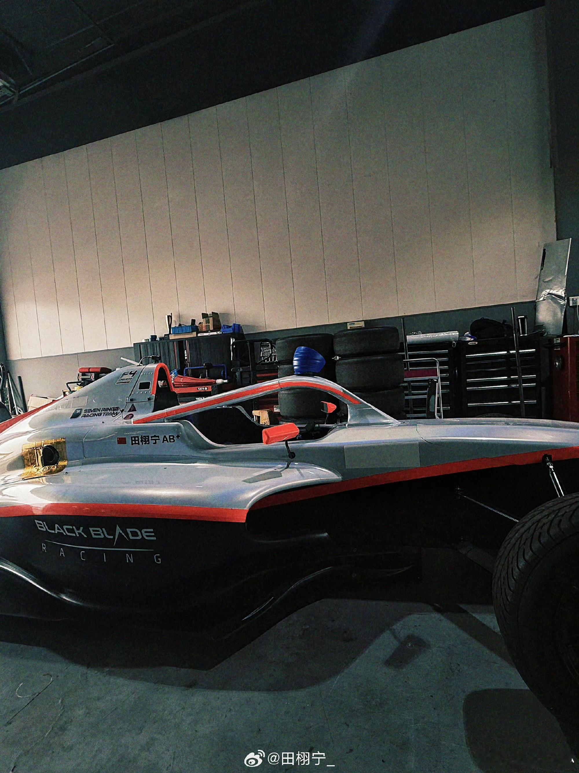 田栩宁秀新款f4赛车田栩宁秀新款f4田栩宁秀新款F4赛车知道