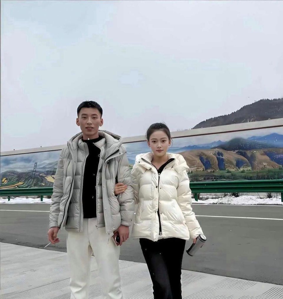 娶到这老婆，简直是祖坟冒青烟。