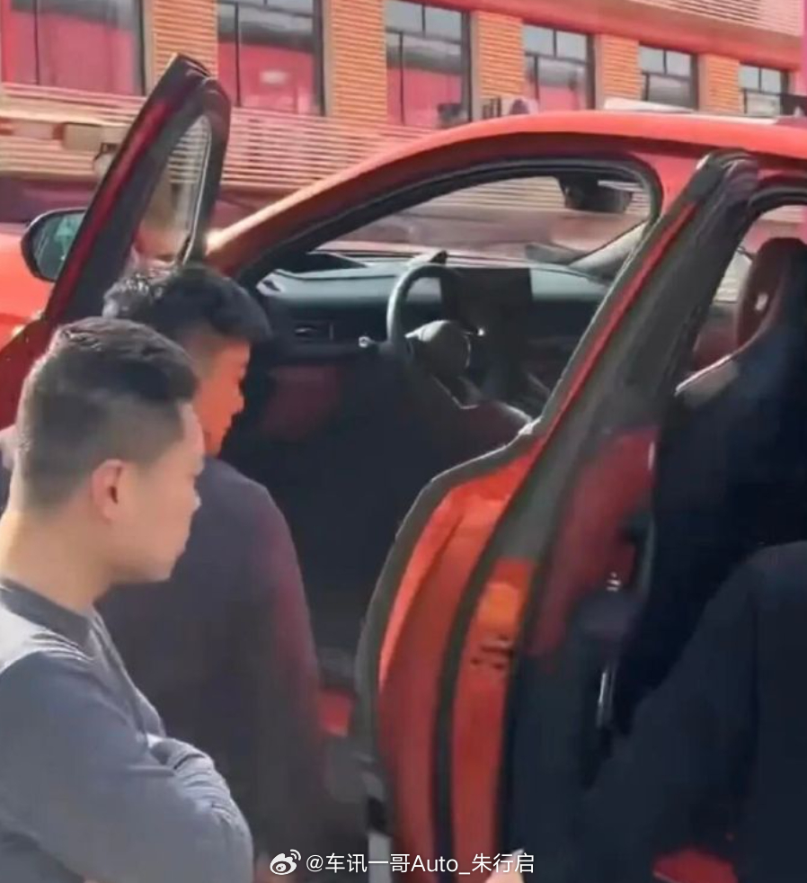 全新问界M6的内饰图曝光感觉除了中控屏以外没看到新款问界M6的仪表屏了估计问界M