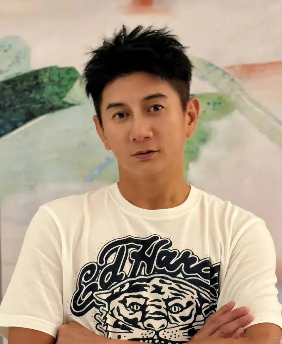 吴奇隆罕见发文！6月25日下午，很久很久没有在网络上露面的吴奇隆罕见发文，不过这