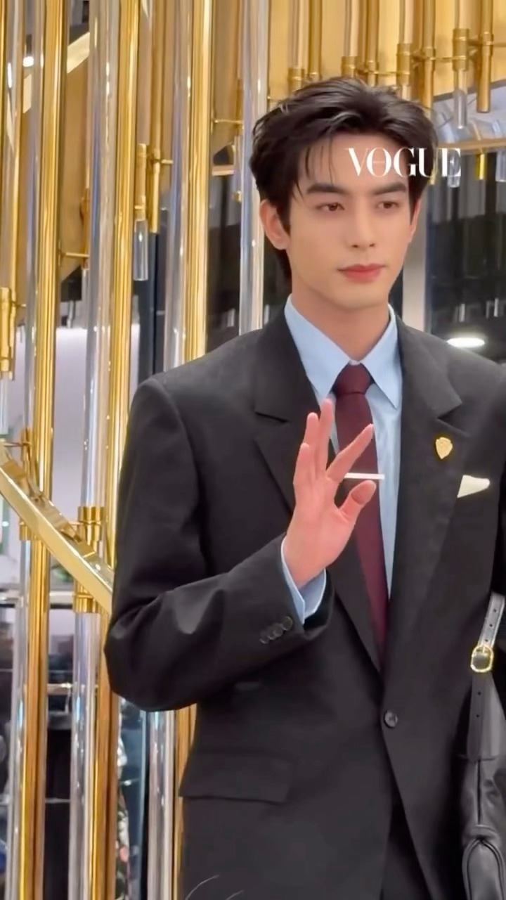 宋威龙曼谷Gucci活动来全角度欣赏💅🏻 