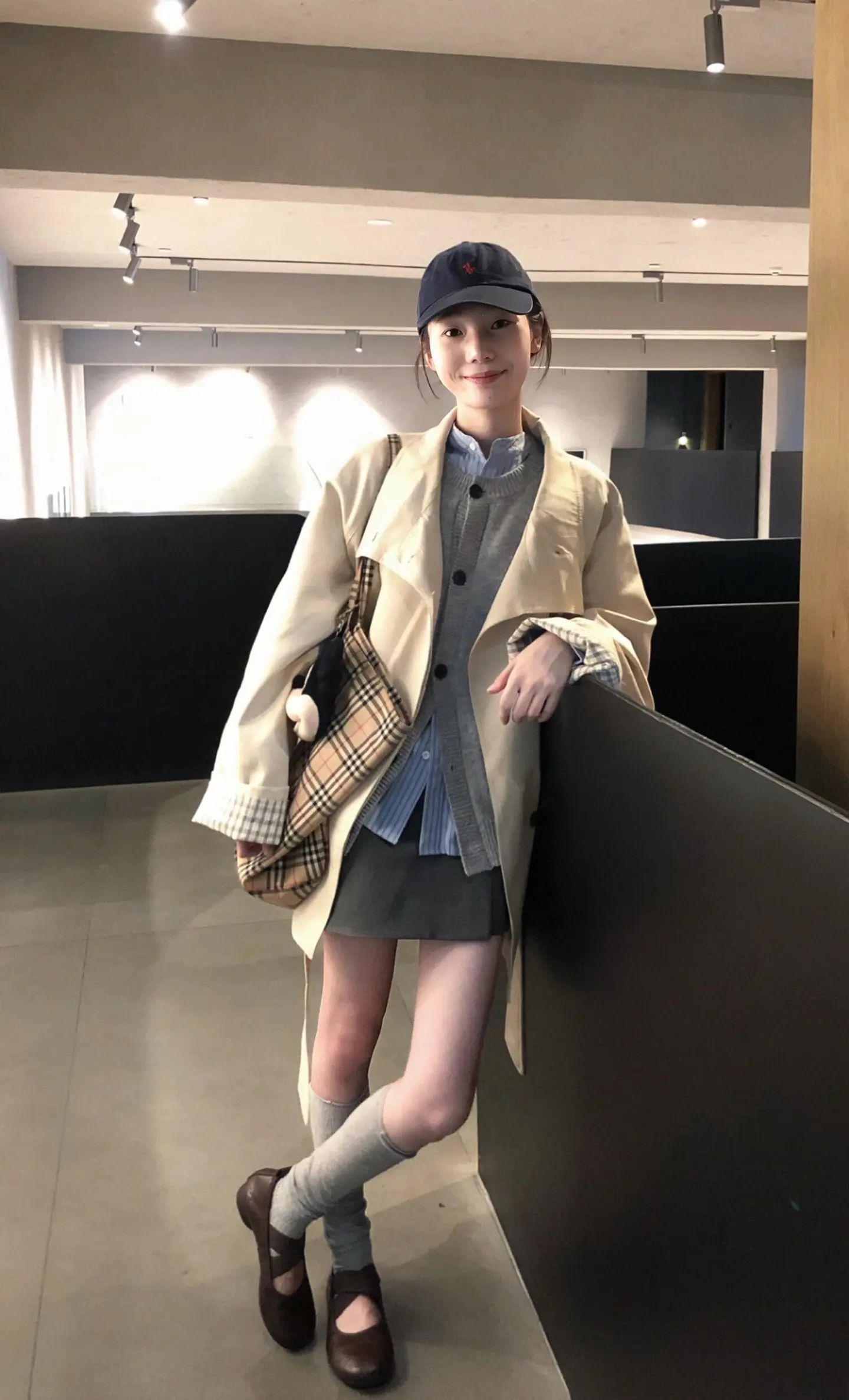 韩系穿搭 初秋穿搭 早秋韩系氛围感穿搭 用琥珀流光风打开秋天 早秋松弛感穿搭