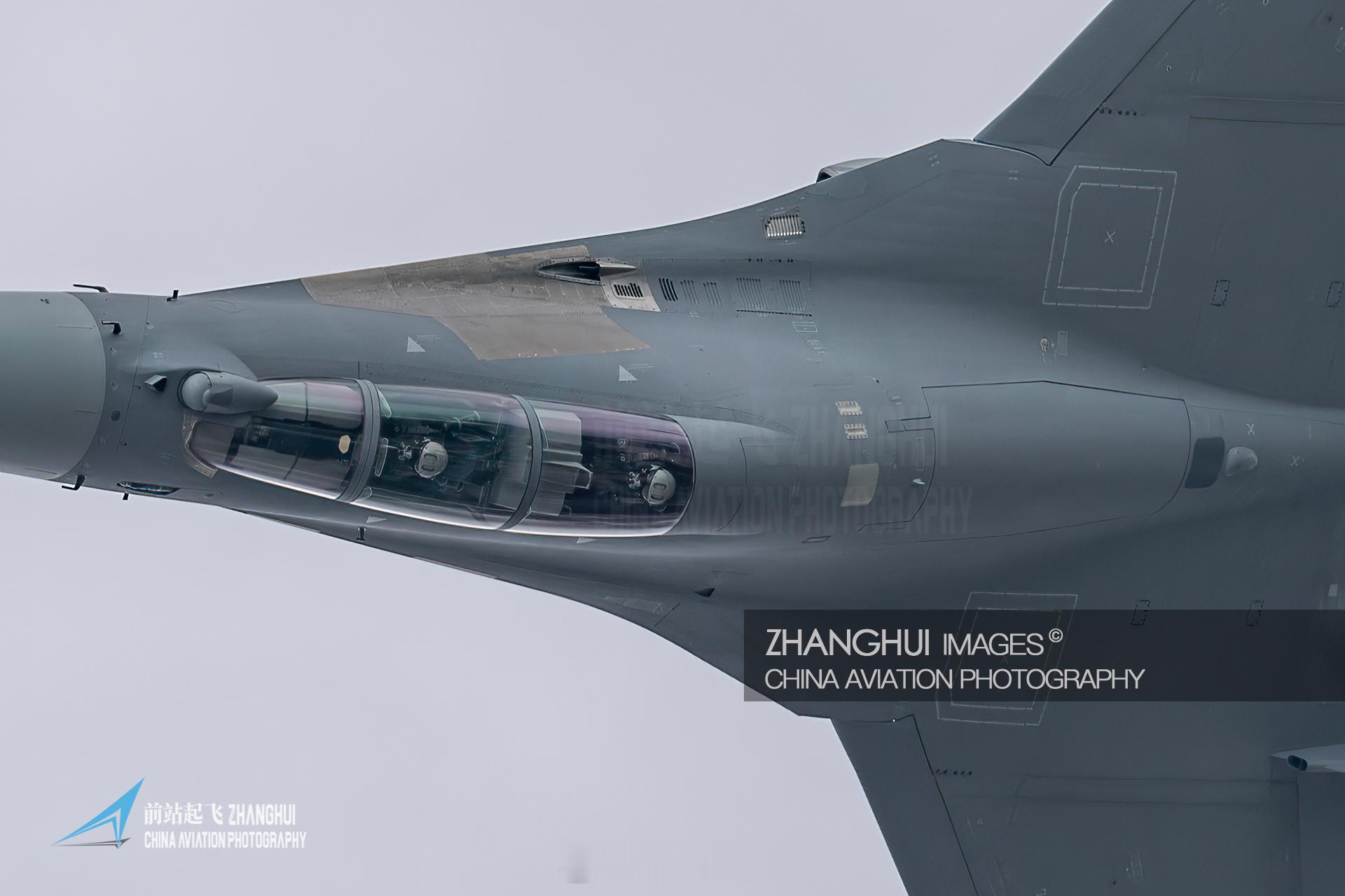 F-22飞行员曾在我国东海某空域看到这个画面，然后就回嘉手纳了😰 ​​​