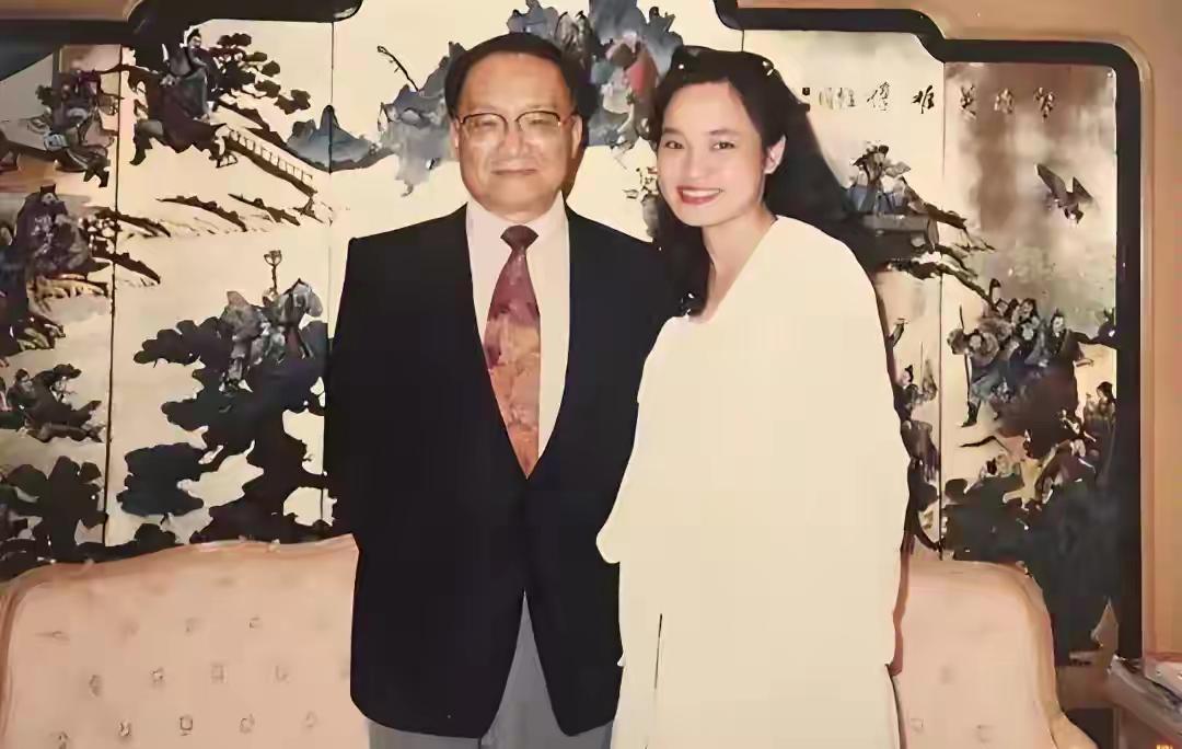 金庸去世7年后，小他29岁的林乐怡卖房套现2亿，开启富婆生活。2024年金庸诞辰