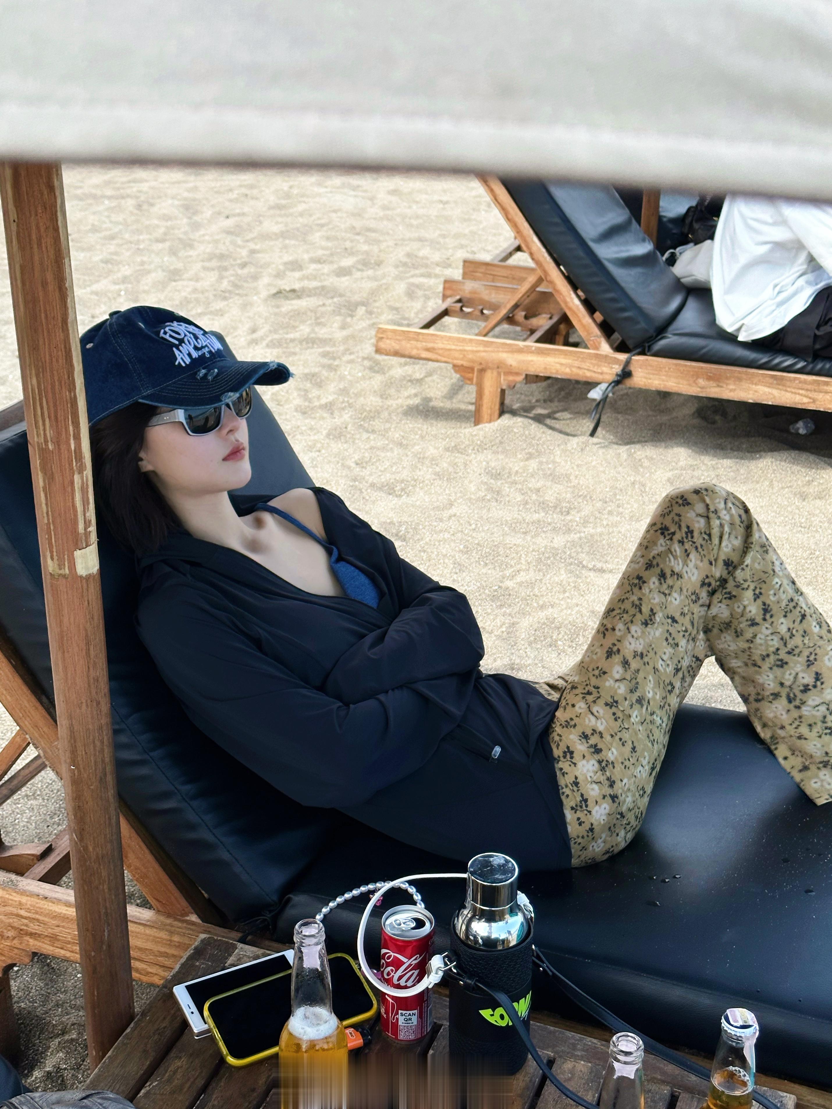 🏄‍♀️ ​​​