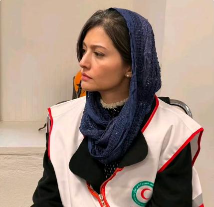 伊朗女演员帕尔迪斯·艾哈迈迪娅以前是死硬反政府派，是骂伊朗现政权骂得最凶的那拨人