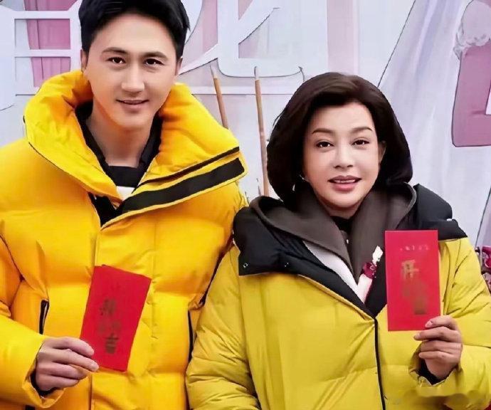 男演员点赞和刘晓庆搭戏是工伤家人们，今天娱乐圈又有个小瓜引起了大家的注意。有男演