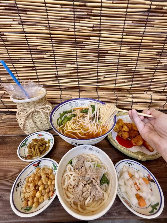 米粉脑袋尝过一次垂直爱上的鲜切吊龙米线🍜