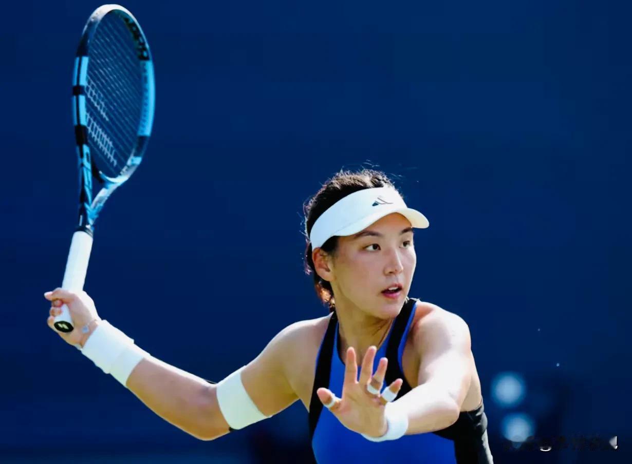 王欣瑜轻松晋级！WTA1000北京站女单第一轮，王欣瑜的对手从阿尼西莫娃变成幸运