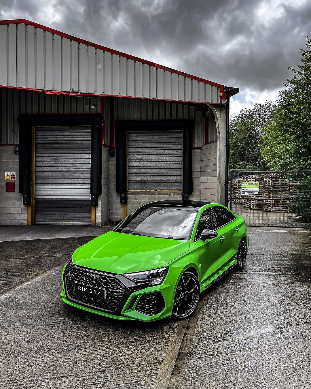 奥迪 RS3 Limousine（卡亚拉米绿） ​​​