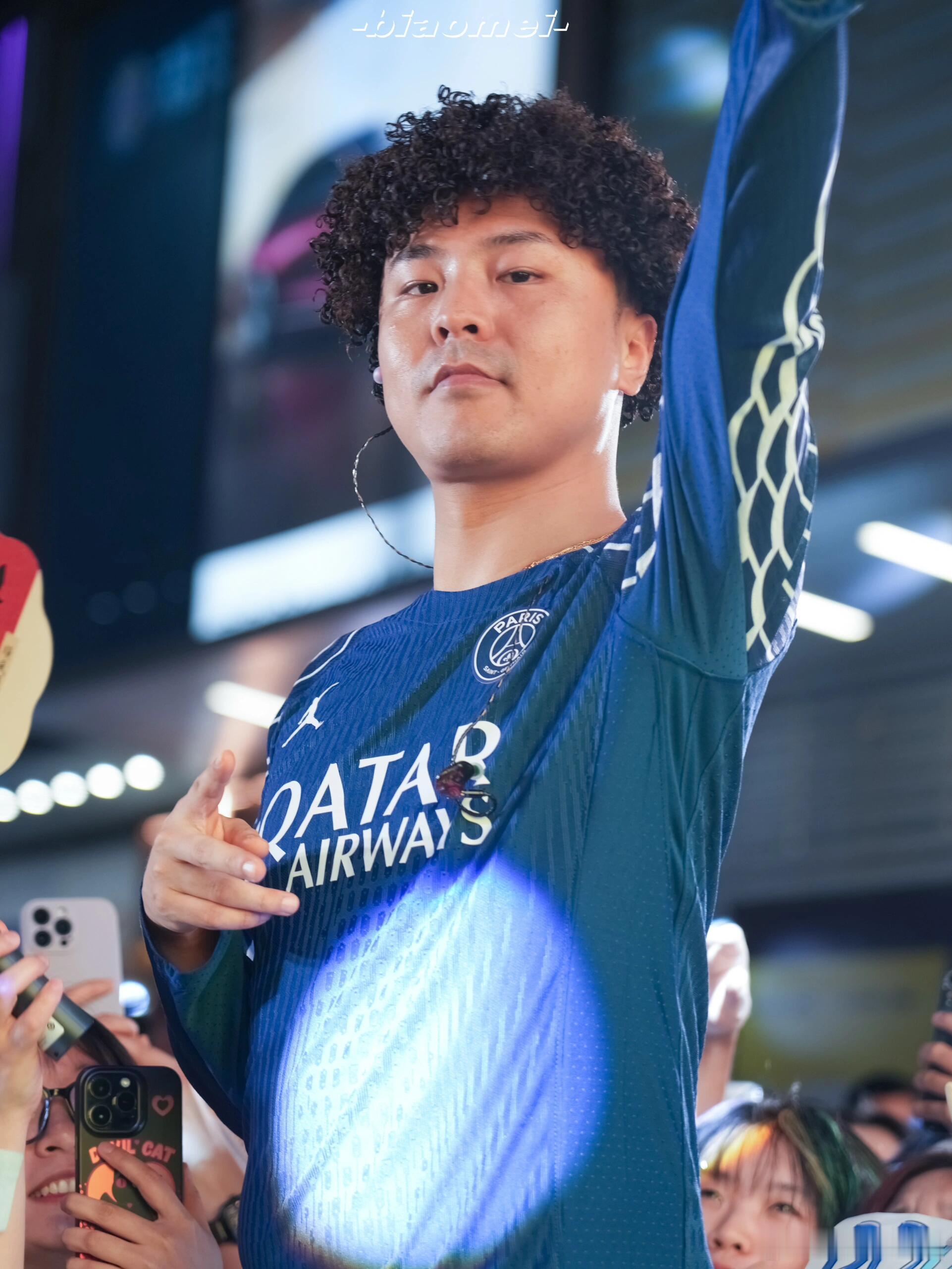 邓典果说唱界的散财童子出现了 想不到ddg的歌也能带来这么大的福利，听歌竟然可以
