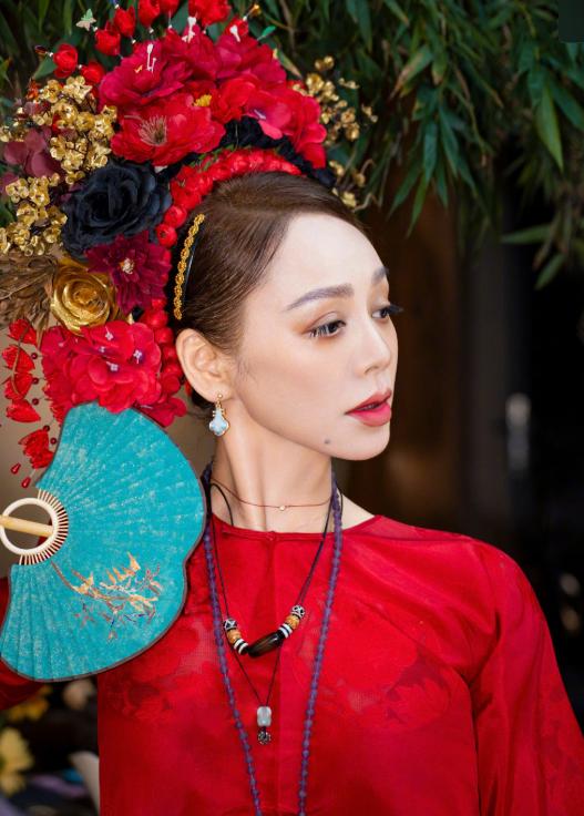 看《一路繁花2》，宁静和张柏芝的表现太出乎人意料了，打破了大家对她们原有的刻板印