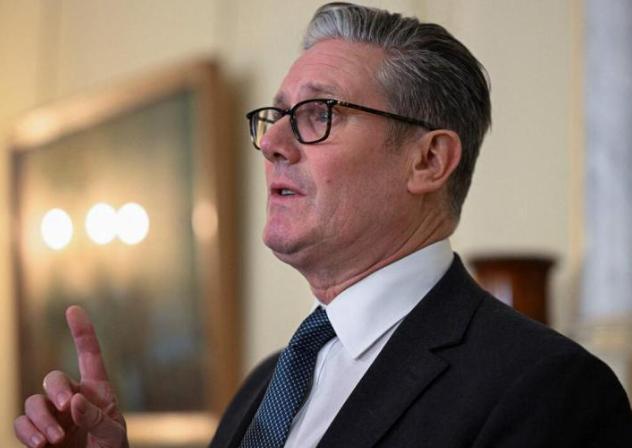 英国终于顶不住了，首相打算亲自访华，带上迟来已久的诚意！

英国《天空新闻》近日