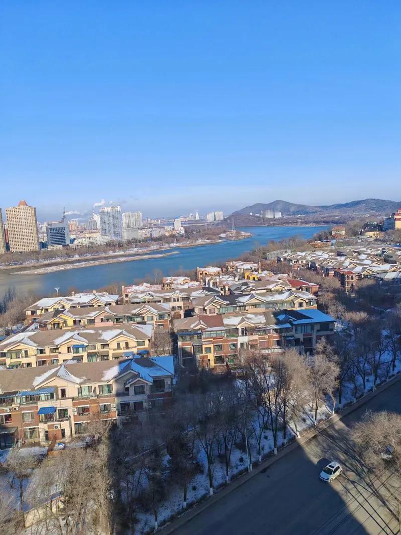 吉林购房落户新政：省内随便办，线上也能办
 
吉林省购房落户“全省通办”是真的！