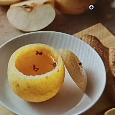 家人们，我发现个超有用的厨房止咳小妙招！把厨房里常见的梨切一切，再蒸一蒸，嗓子立