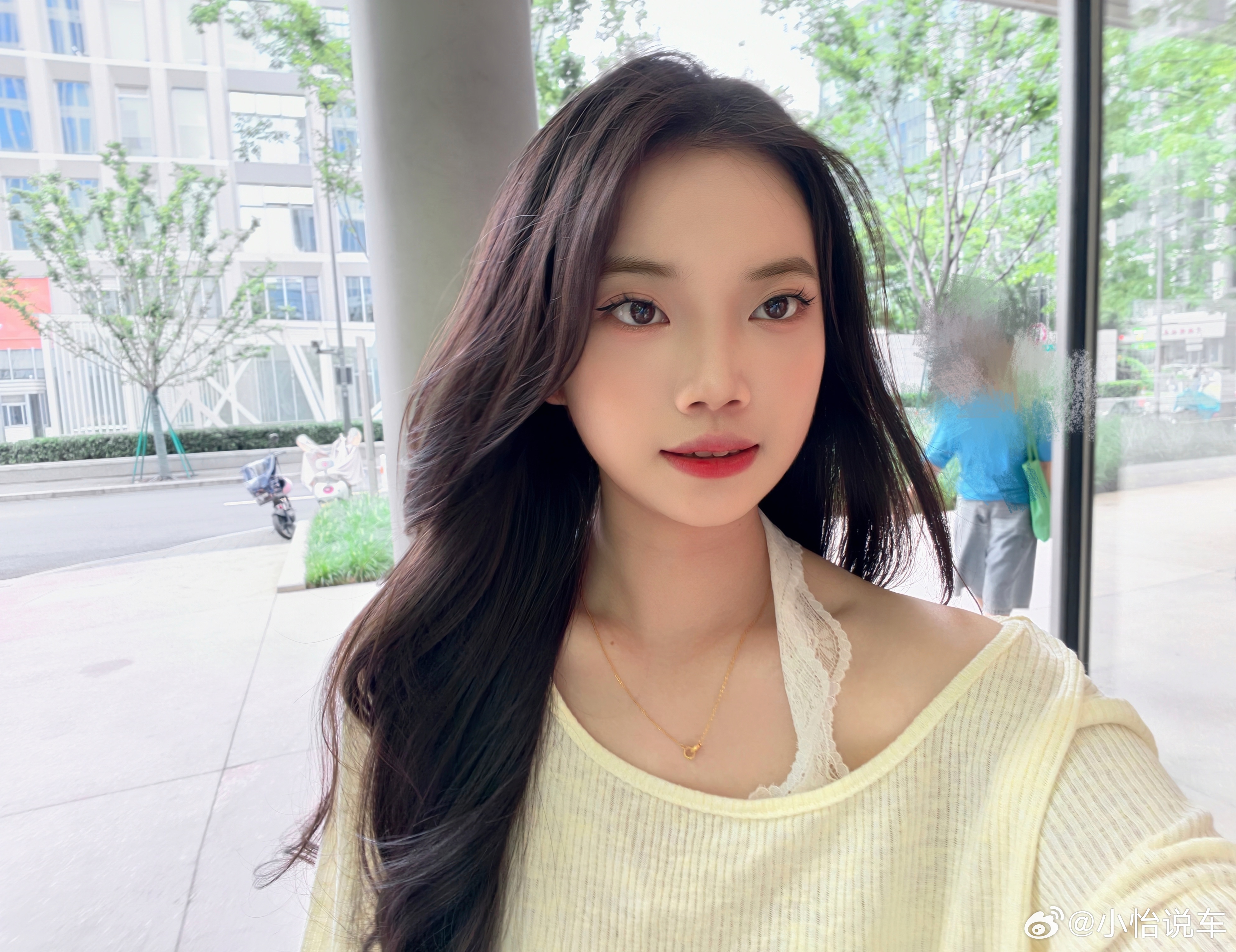 老板出差不在，今天小助理顶号